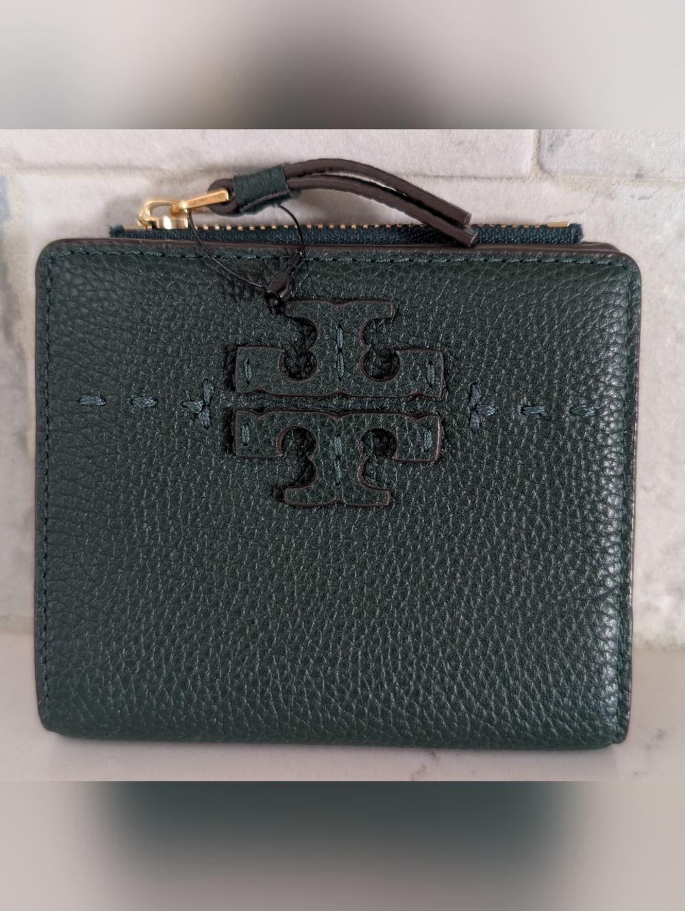 Tory Burch Pebbled Leather Card Zip Wallet - EUC - Green 4x3.75 Inches